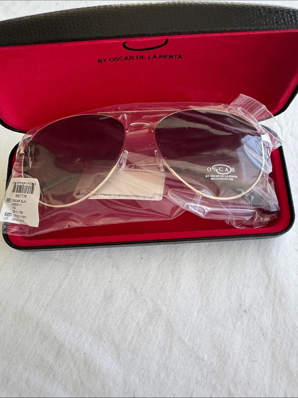 Oscar de la Renta Unisex Gold Frame Sunglasses with Brown Ombré Lenses